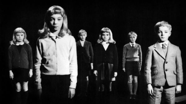 Le Village des Damnés (1960) de Wolf Rilla