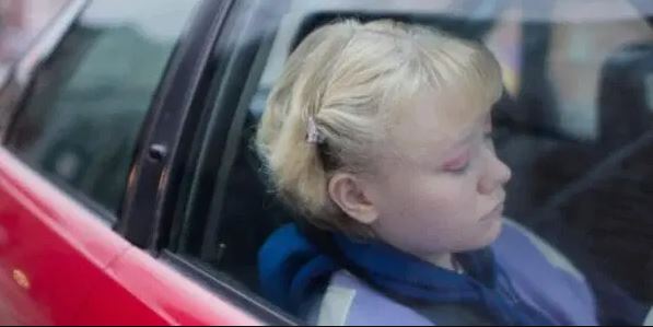 Couverture du film En voiture Clara