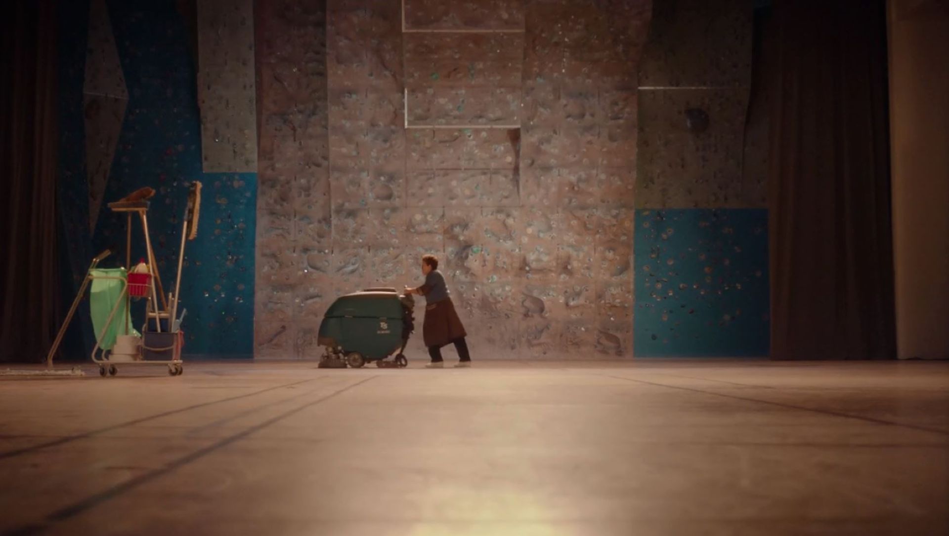 Couverture du film Mur (Andra Tevy)